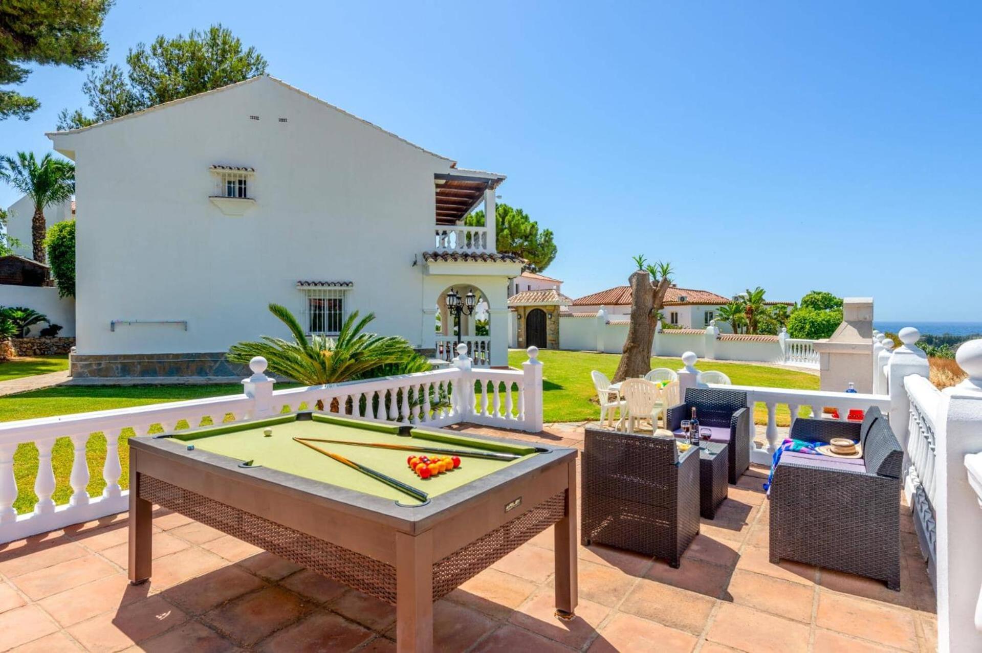 Holivista By * Estepona